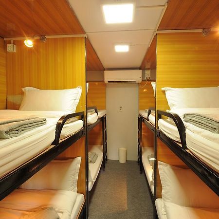 Space Boutique Hostel ヤンゴン 部屋 写真