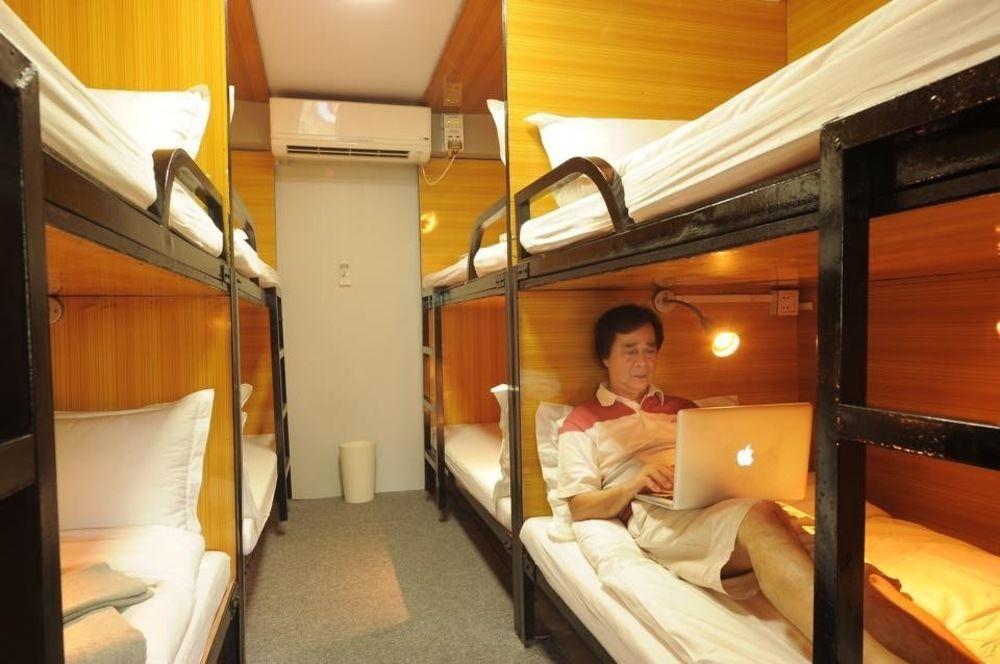 Space Boutique Hostel ヤンゴン エクステリア 写真